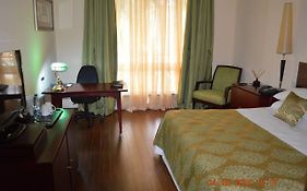 Oakwood Park Hotel